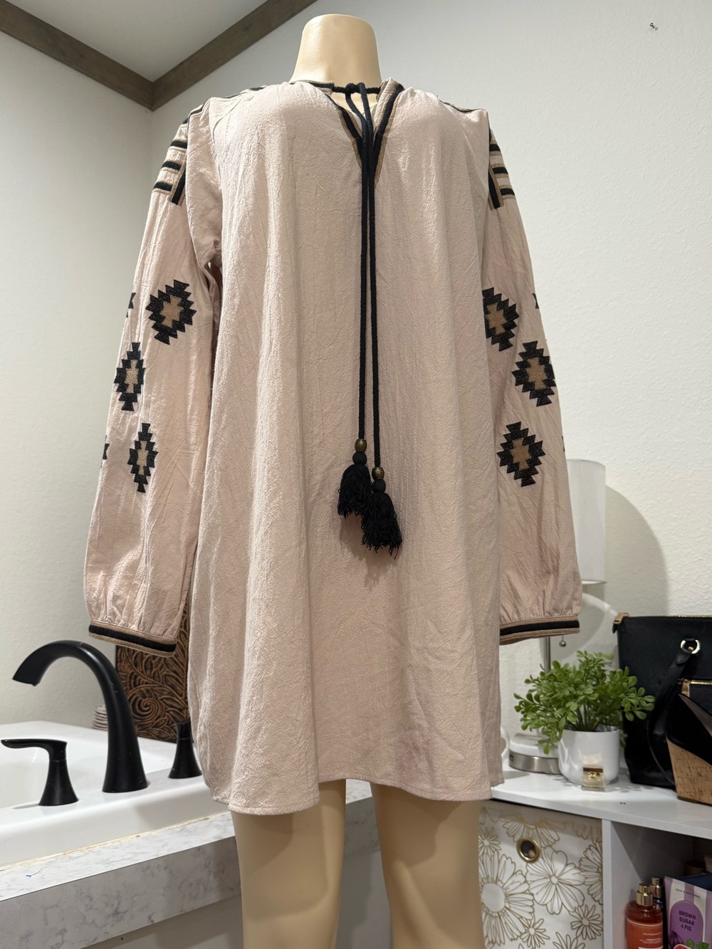 ILLA ILLA Aztec Embroidered Boho Tunic Dress • Size Medium